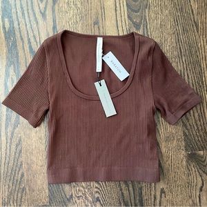 Aritzia Babaton flow seamless scoop neck top - BROWN